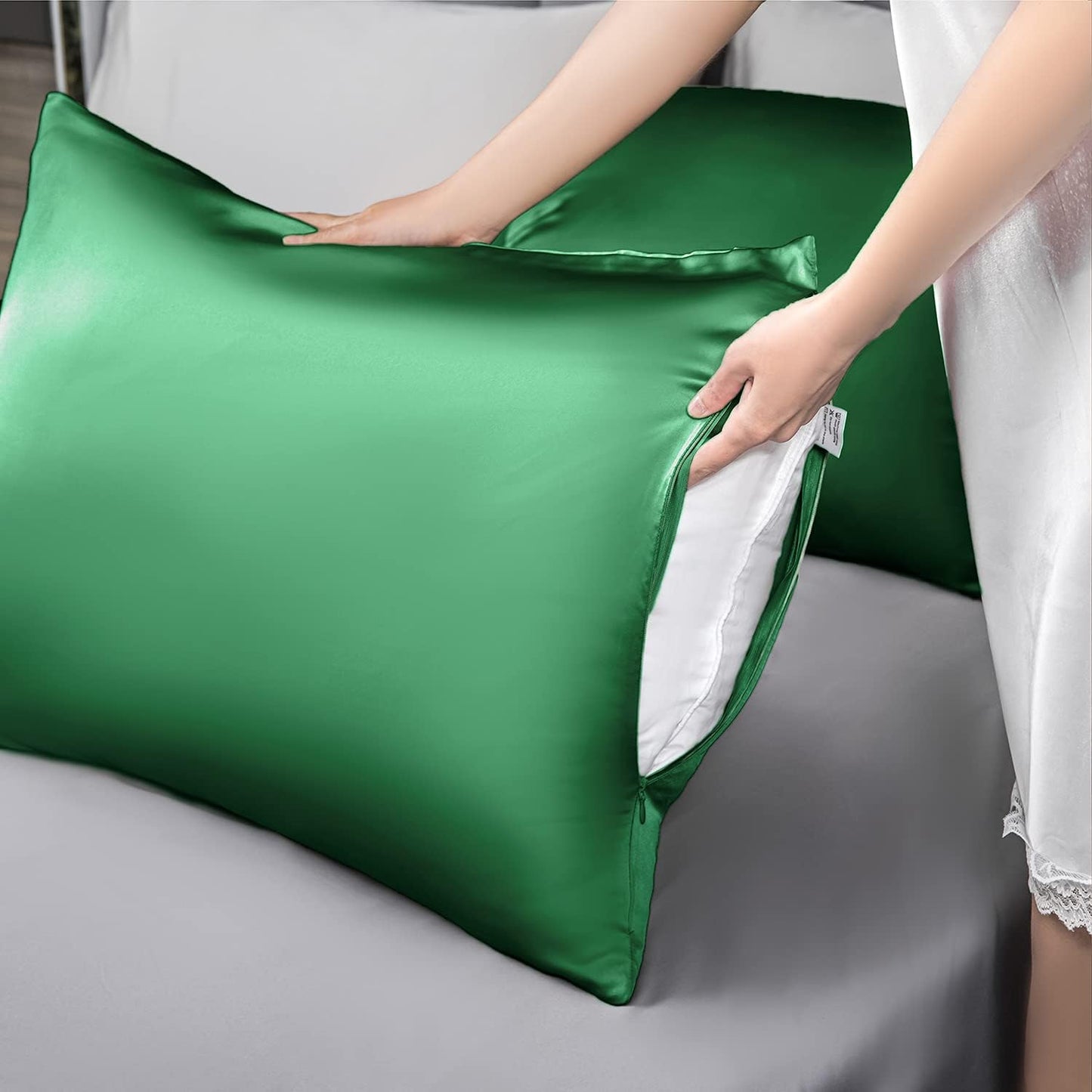 Mulberry Silk Pillowcase for Hair and Skin,King Size Cooling Silk Pillow Case with Hidden Zipper,Allergen Proof Dual Sides Soft Breathable Smooth Silk Pillow Cover for Women(King,Green)