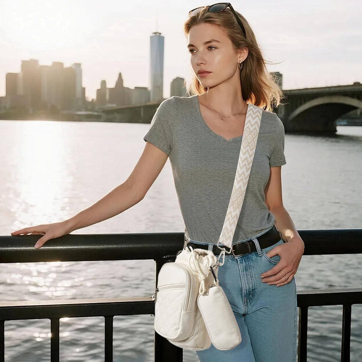 Water Bottle Carrier Bag with Strap, Water Bottle Holder Crossbody Bags for Women Men for Walking, Hiking,Cycling