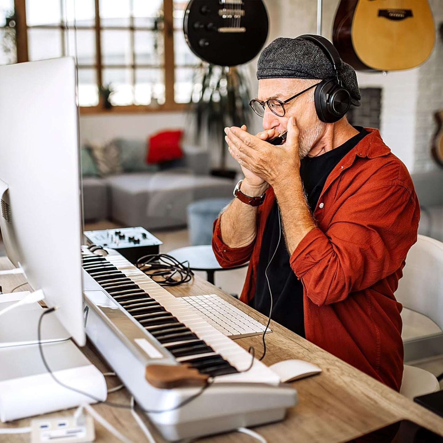 UPINS Harmonica, 4PCS Key of C 10 Hole 10 Tones Titanium Color Harmonica with Case for Beginner(Black)