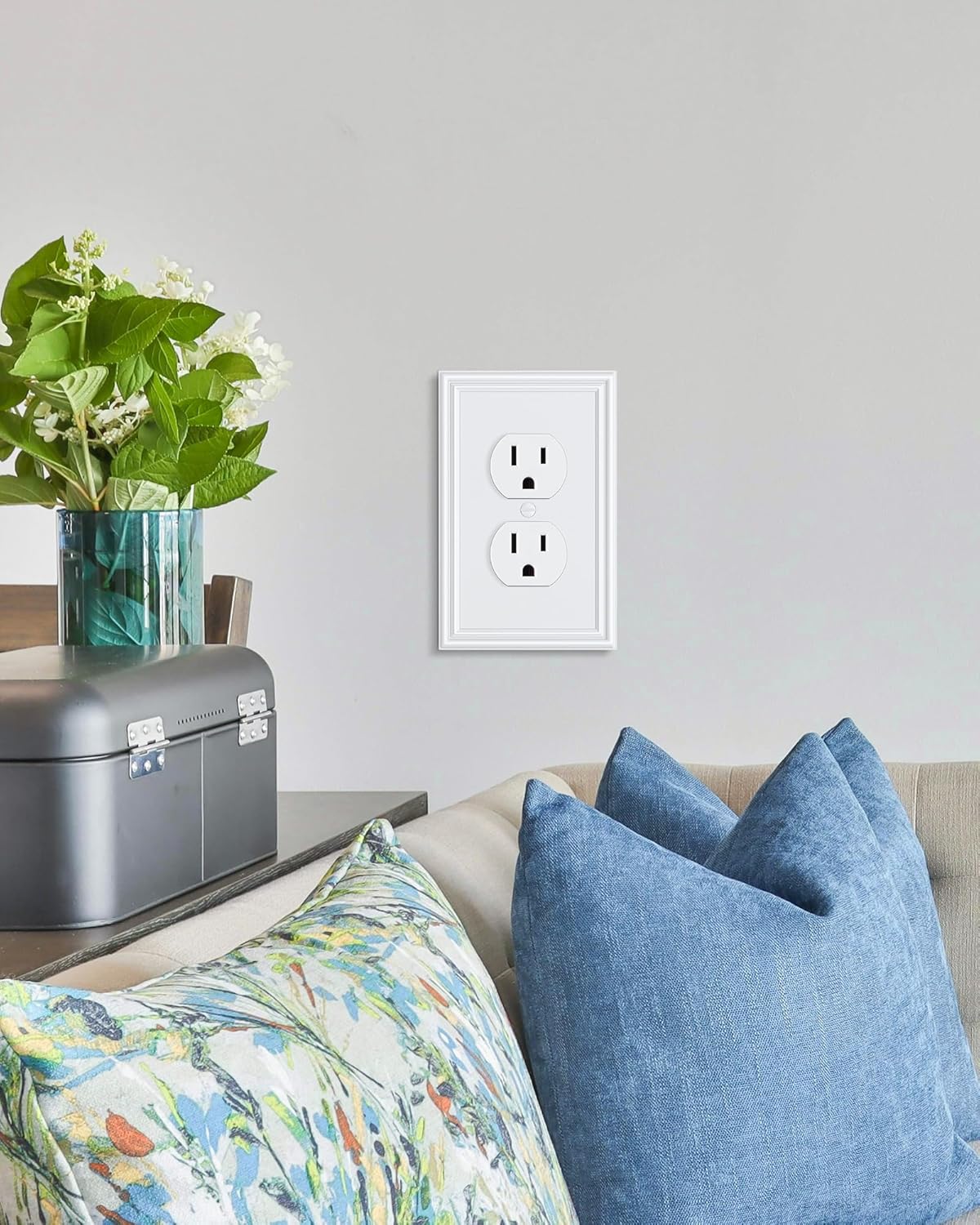 4-Pack Duplex Outlet Cover, Durable Solid Zinc Alloy Decorative Switch Plates and Outlet Covers, Pure White Wall Plates for Electrical Outlets, 1 Gang Receptacle Cover, Corrosion Resistant