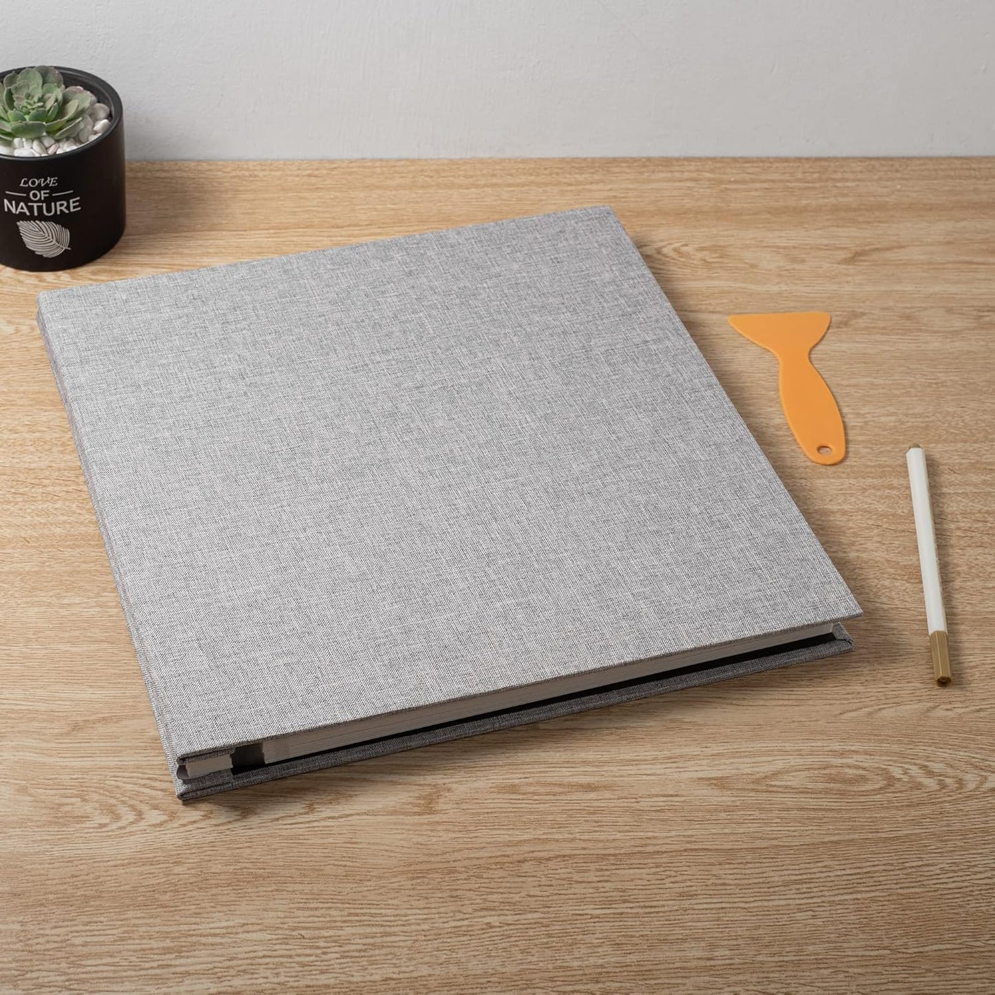 Large Photo Album Self Adhesive Scrapbook Album for 4×6 8×10 Pictures DIY Magnetic Linen Cover Album 40 Pages for Family Wedding Gifts with Metal Pen and Plastic Board