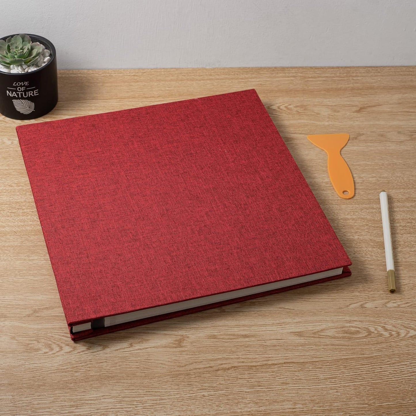 Large Photo Album Self Adhesive Scrapbook Album for 4×6 5×7 8×10 Pictures DIY Magnetic Linen Cover Album 60 Pages for Family Wedding Gifts with Metal Pen and Plastic Board