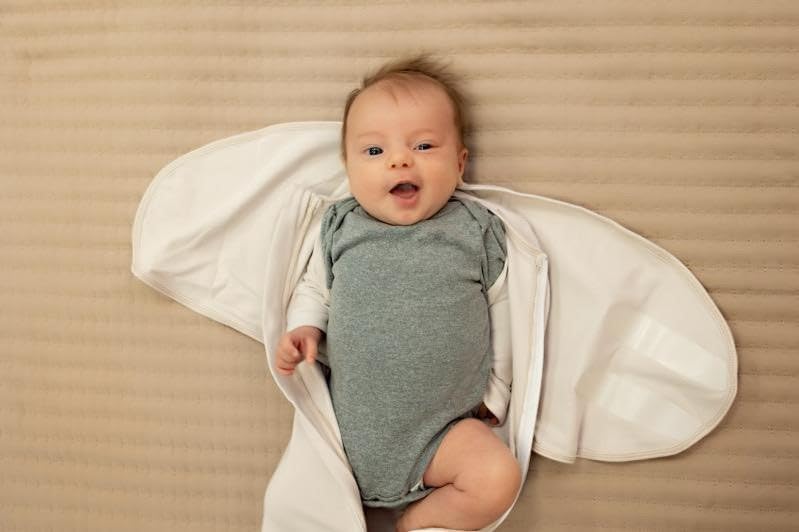 LullaBaby "Double Dream Swaddle: Exclusive Dual Wing Design, Pediatrician-Endorsed, Ultra-Soft Cotton, 2-4 Months, 12-20 lbs - White Sand