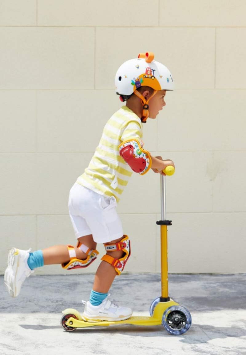 Micro Kickboard Mini Deluxe LED Three-Wheeled Lean-to-Steer Swiss-Designed Micro Scooter