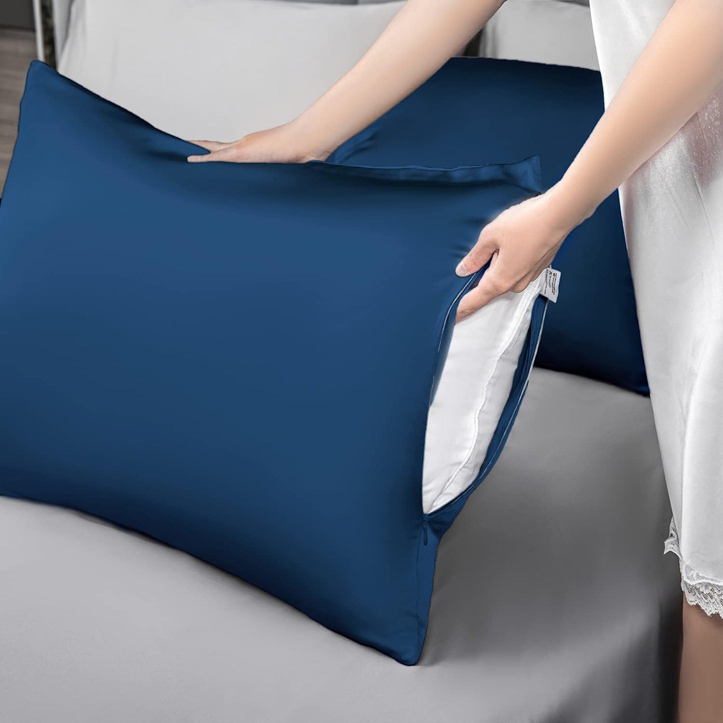 Mulberry Silk Pillowcase for Hair and Skin,King Size Cooling Silk Pillow Case with Hidden Zipper,Allergen Proof Dual Sides Soft Breathable Smooth Silk Pillow Cover for Women(King,Gem Blue)