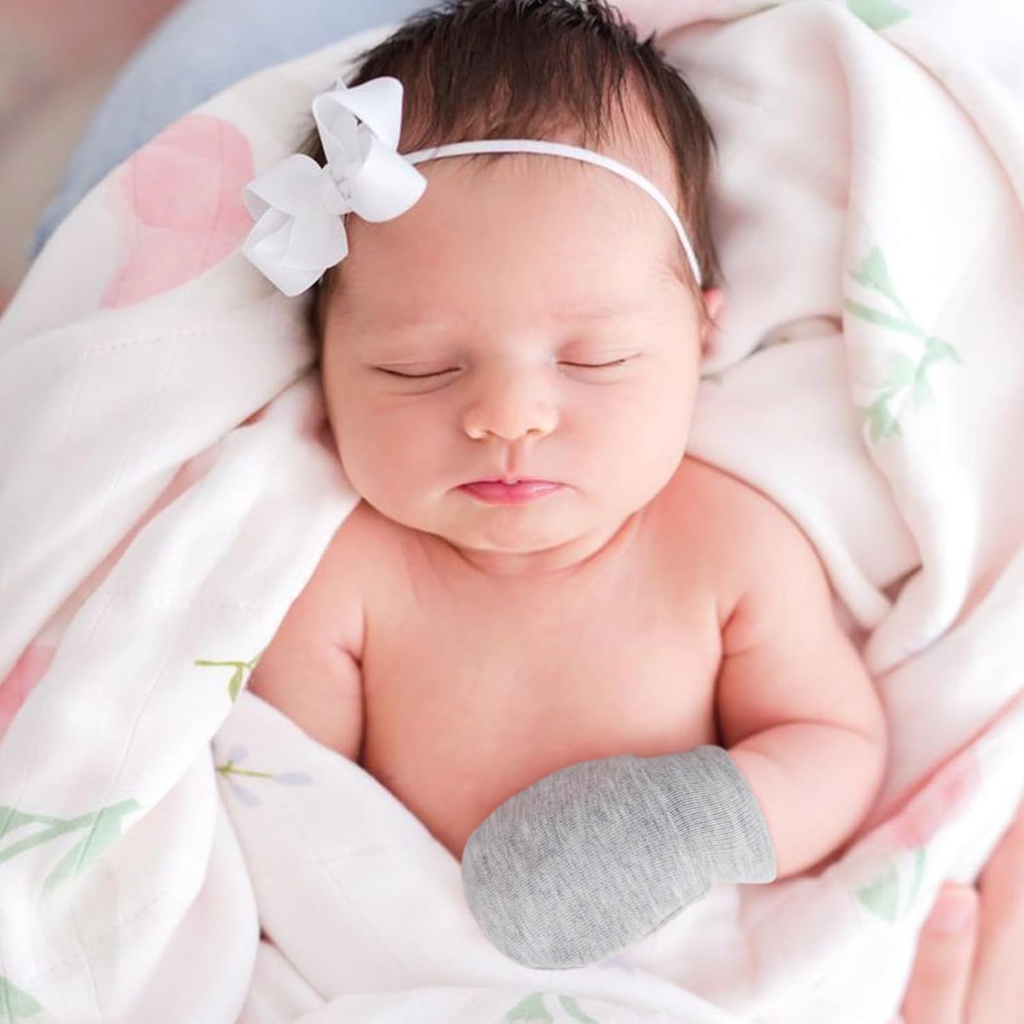 Newborn Baby Mittens No Scratch Cotton Elastic Wrist Gloves Infant Toddler Mittens for Baby Boy Girl 0-6 Months