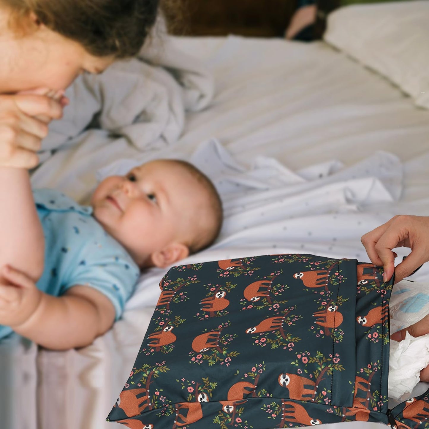 2pcs Cloth Diaper Wet Dry Bags, Waterproof Reusable Wet Bag with 2 Zipper Pockets & Handle, Washable Laundry Bags for Baby Adult Clothes Travel Beach Pool Daycare Yoga Gym Exercise Swimsuits,