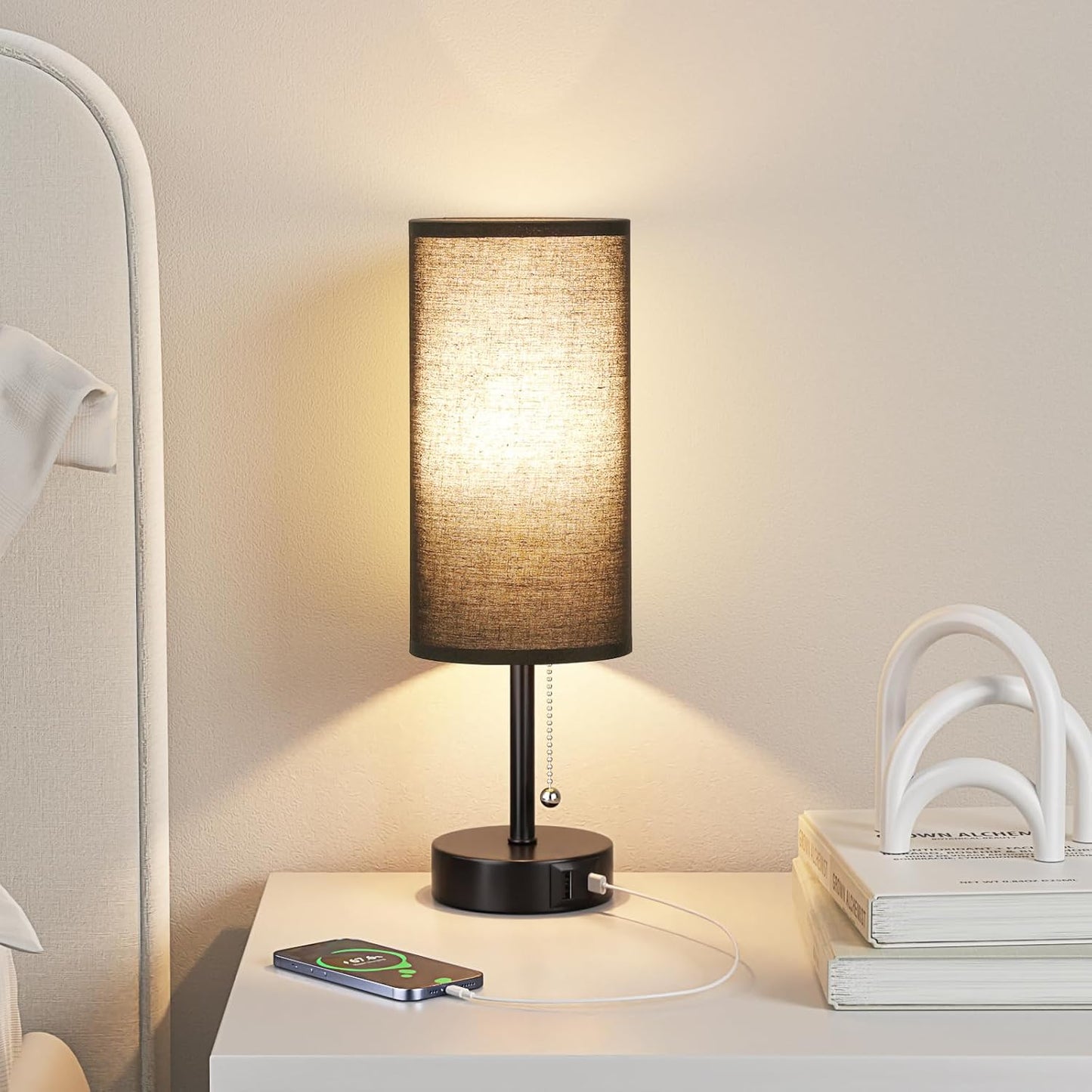 Black Bedside Lamp for Bedroom Nightstand - Small Table Lamp with USB A + C Charging Port, 3 Color Temperatures Pull Chain Night Stand Light with Bulb， Side Table Desk Reading Lamp for Living Room