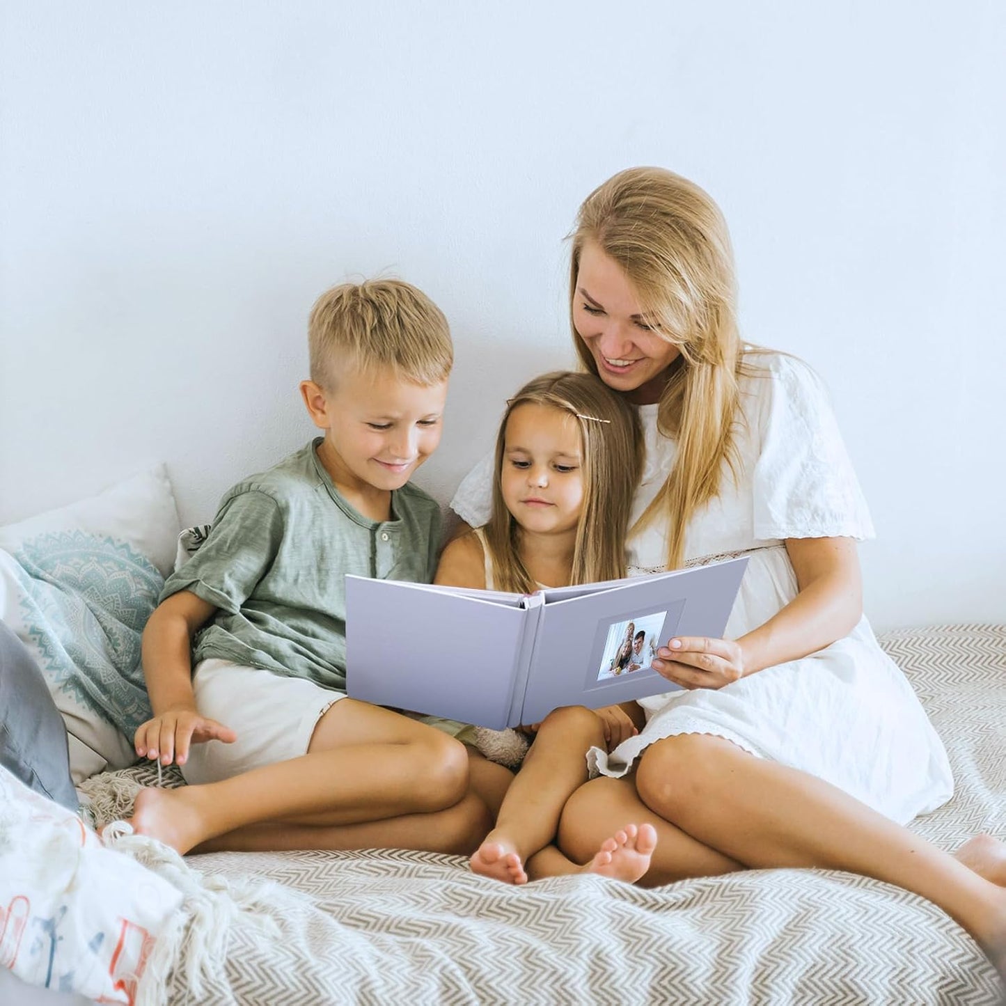 Photo Album Self Adhesive Pages Scrapbook Large Magnetic Photo Albums with Sticky Pages Scrapbooks for Wedding Baby for 4x6 5x7 8x10 Picture Photo Books 13.2x12.8 White 60 Pages