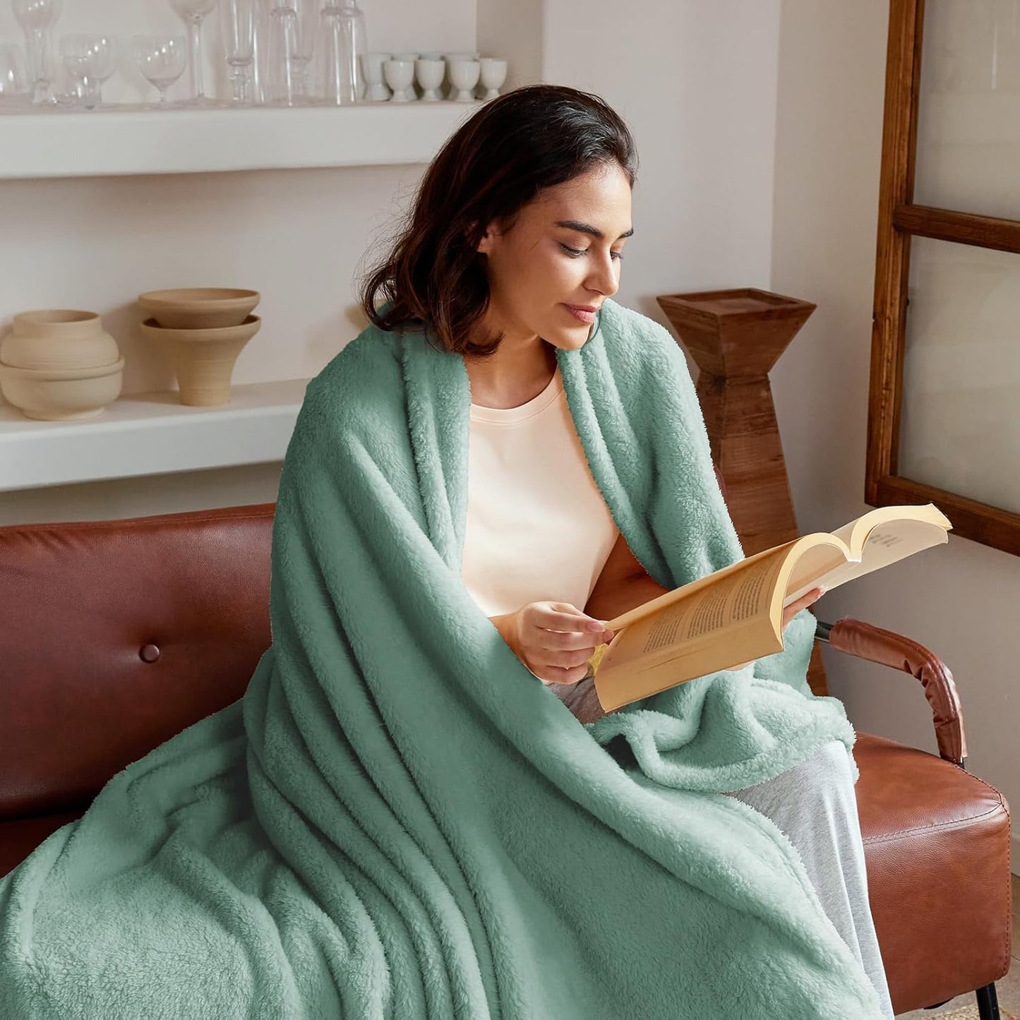 Exclusivo Mezcla Soft Fleece Throw Blanket for Couch, Super Soft Velvet Plush Bed Blanket, Fuzzy Cozy and Warm for All Seasons, 50x60 Inches, Celadon