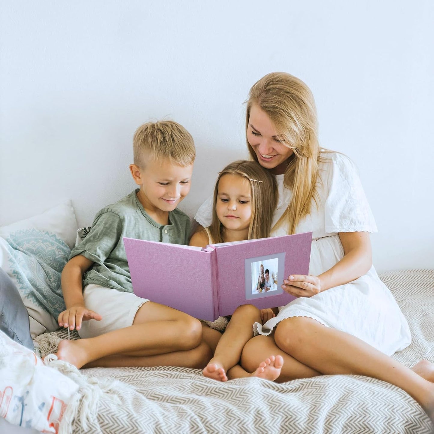 Photo Album Self Adhesive Pages Scrapbook Large Magnetic Photo Albums with Sticky Pages Scrapbooks for Wedding Baby for 4x6 5x7 8x10 Picture Photo Books 13.2x12.8 Pink 60 Pages