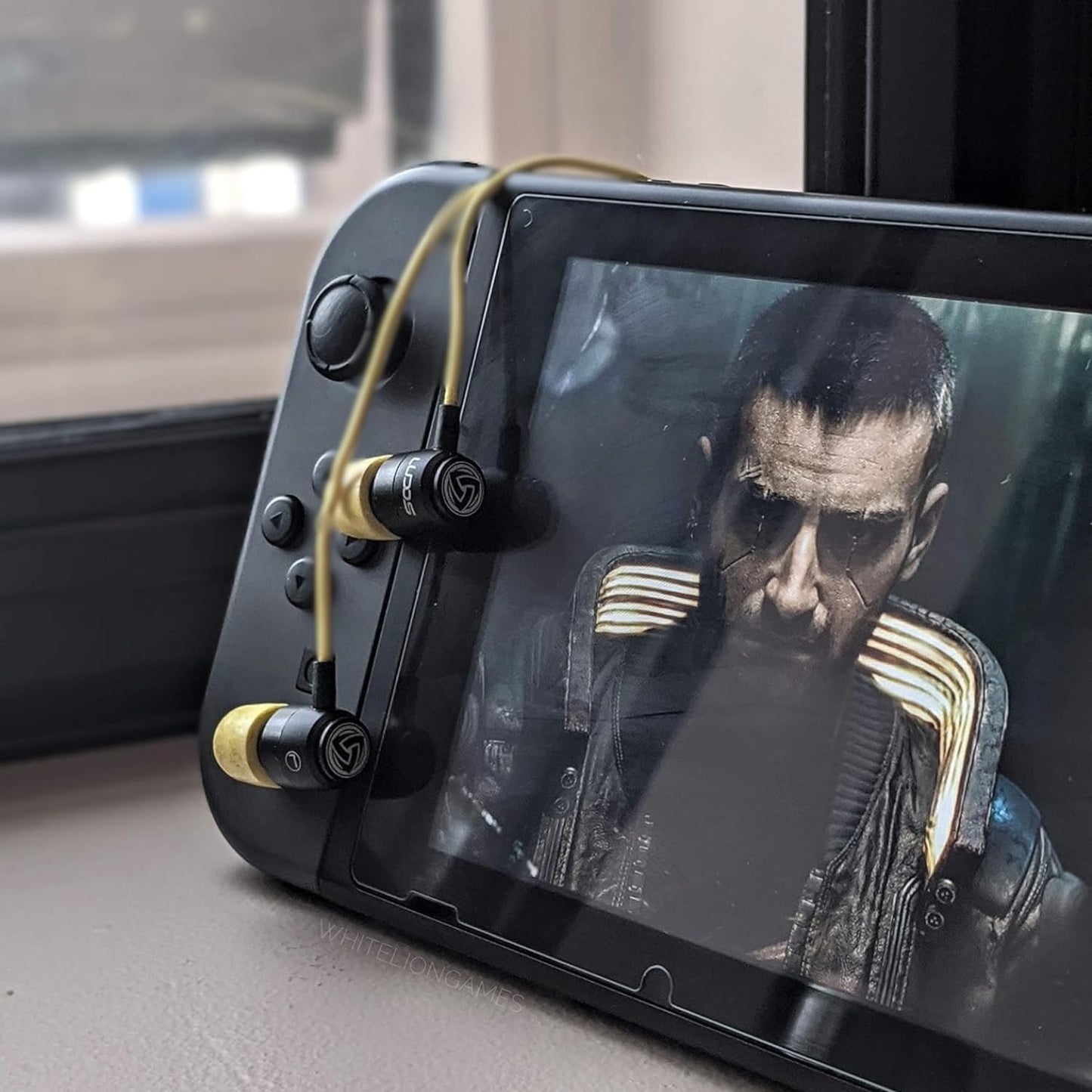 LUDOS Clamor USB C Headphones for iPhone 16 15 Pro Max Plus iPad Pro, 5 Years Warranty, USB-C Earbuds for Samsung Galaxy S24 S23 Ultra S22 S21 FE S20 A55 A54 A53, USB Type C Earphones - Yellow