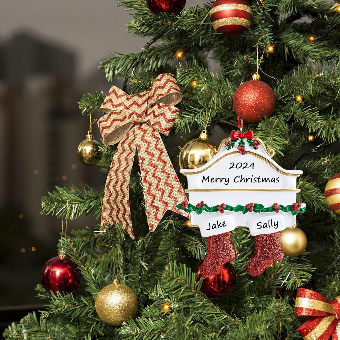 Personalized Christmas Ornaments 2025 Family of 2/3/4/5/6/7/8 Custom Christmas Stocking Ornament with Names Customized Ornaments for Xmas Tree,Family of 4