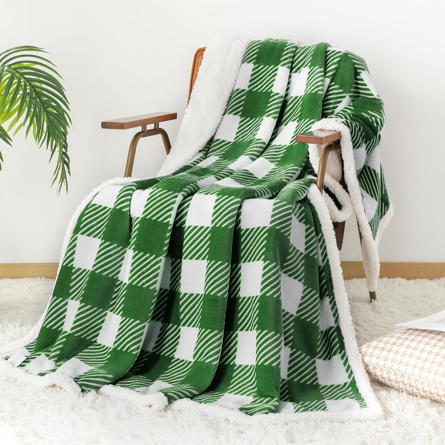 Touchat Sherpa Plaid Twin Blanket 60" X 70", Fuzzy Fluffy Soft Cozy Throw Blanket, Twin Size Plush Fleece Flannel Plush Microfiber Blanket for Couch Bed Sofa (GreenWhite)