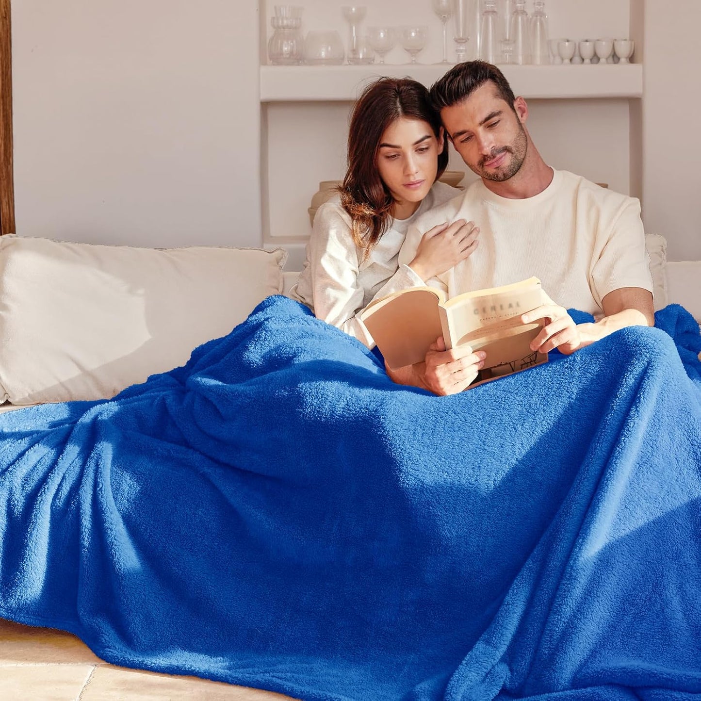 Exclusivo Mezcla Queen Size Flannel Fleece Blanket, Super Soft Velvet Plush Bed Blanket, Fuzzy Cozy and Warm for All Seasons, 90x90 Inches, Cobalt Blue