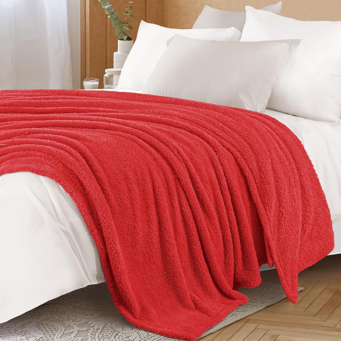 Exclusivo Mezcla Fleece Blanket for Couch, Soft and Cozy King Blankets for Women Men Girls Kids, Suitable for All Seasons, Red, 90x104 Inches