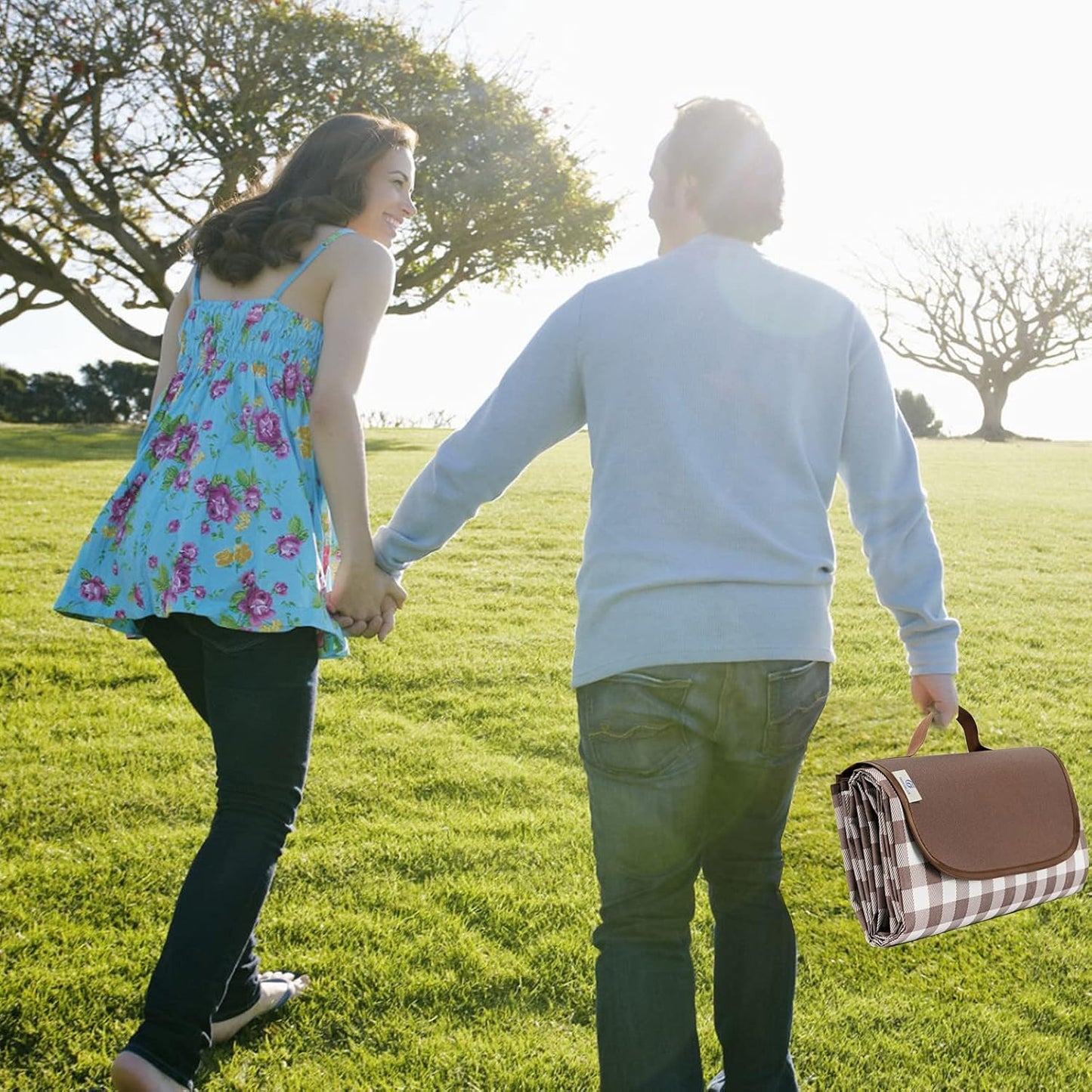 Beach Blanket Extra Large Picnic Blanket Sand Free Waterproof Outdoor Indoor Blanket Lightweight Easy Fold Handy Mat Portable Beach Mat for Camping Hiking Travel Park Grass