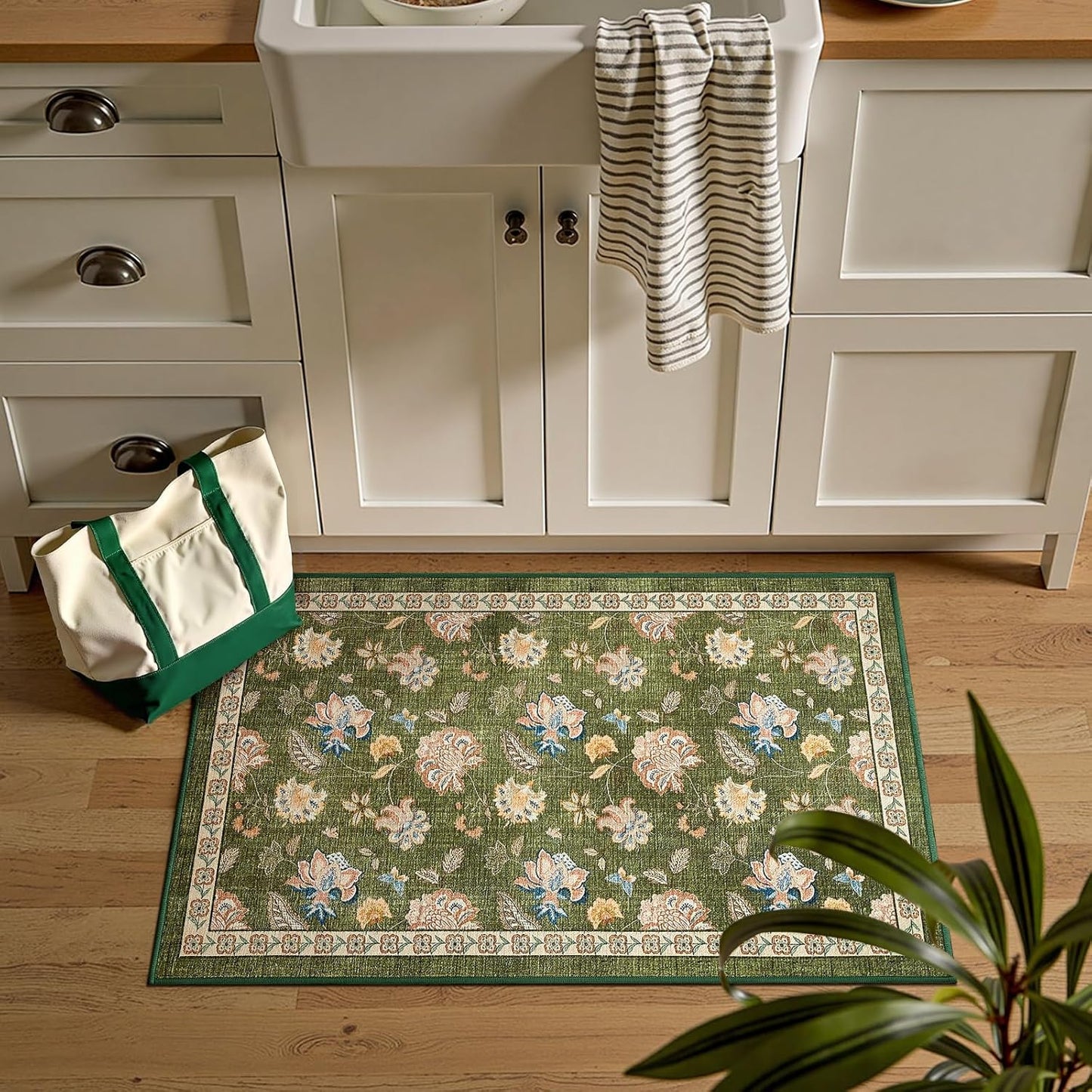 jinchan 2x3 Floral Rug for Entryway Washable Kitchen Rug Vintage Romance Design Small Mat Non Slip Indoor Doormat Lightweight Low-Profile Throw Carpet for Entrance Bathroom Laundry Room, Green