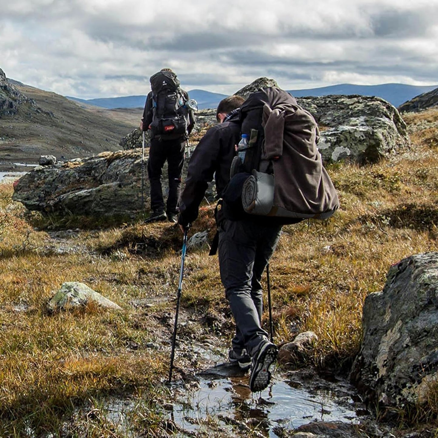 Waterproof Picnic Blanket 80 * 80 in Portable with Carry Strap for Beach Mat or Family Outdoor Camping Party, Park Blanket for Grass Park, Hiking, Travel