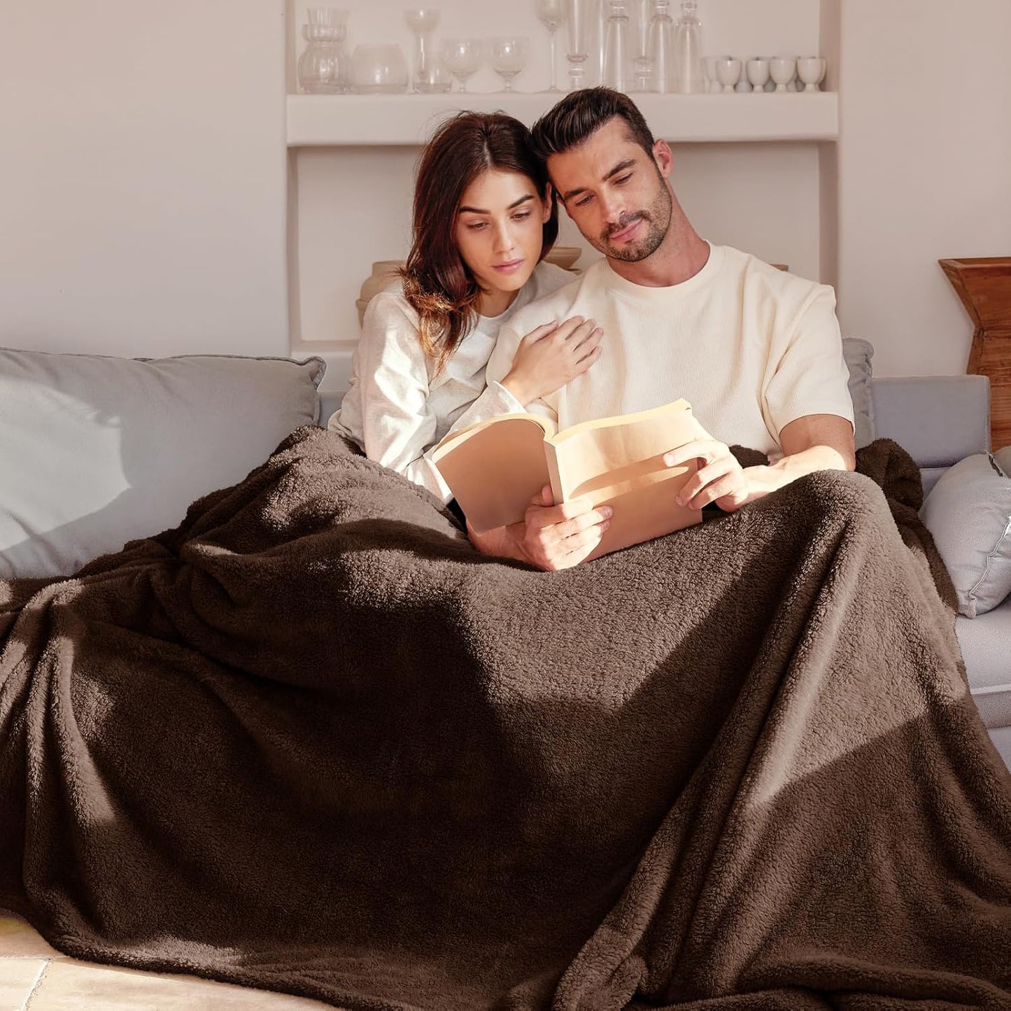 Exclusivo Mezcla Queen Size Flannel Fleece Blanket, Super Soft Velvet Plush Bed Blanket, Fuzzy Cozy and Warm for All Seasons, 90x90 Inches, Coffee