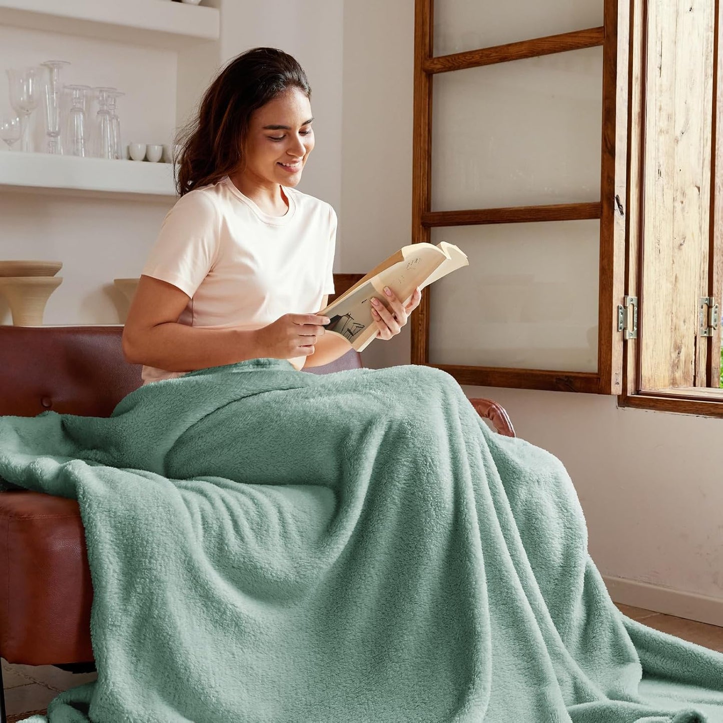 Exclusivo Mezcla King Size Flannel Fleece Blanket, Super Soft Velvet Plush Bed Blanket, Fuzzy Cozy and Warm for All Seasons, 90x104 Inches, Celadon