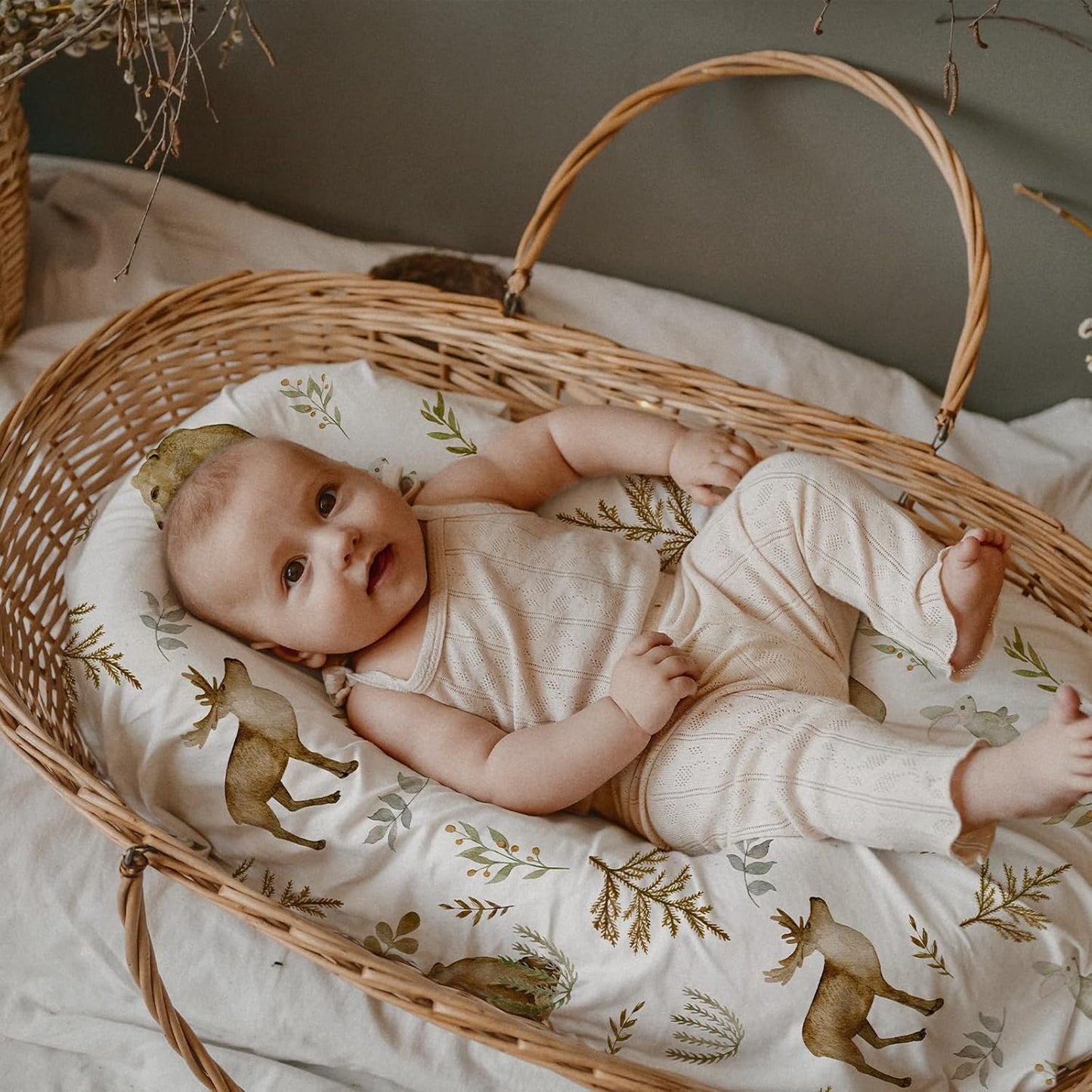 Gllquen Baby Bassinet Sheets 4 Pack, Breathable Cozy Fitted Mattress Sheet, Elastic Travel Crib Fashionable Floral Pattern, Standard Cradle Safe Sheets for Baby Boys Girls 32"x16" (Bear)