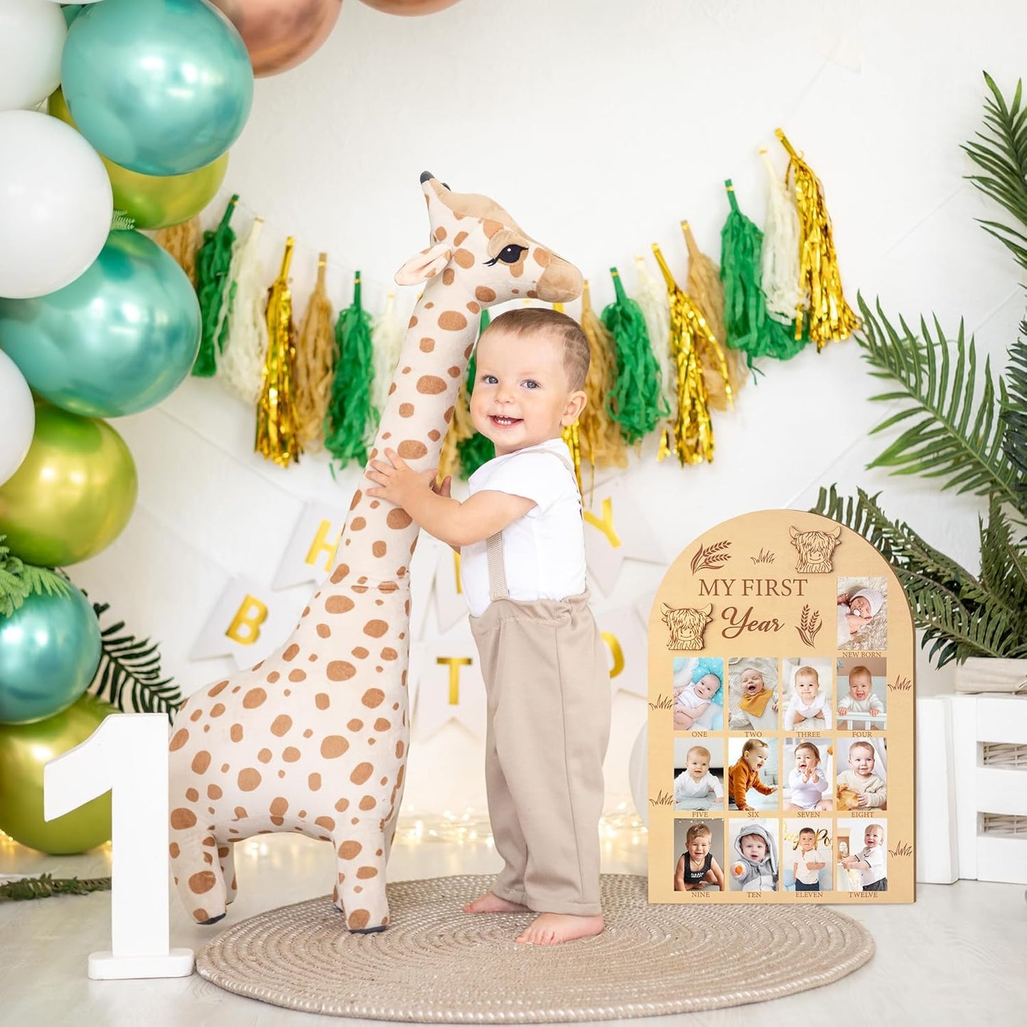 R HORSE Picture Frame - My First Year Photo Display Board, Highland Cow, Wood, 15.7 x 11 inches, Unisex Adult Gift