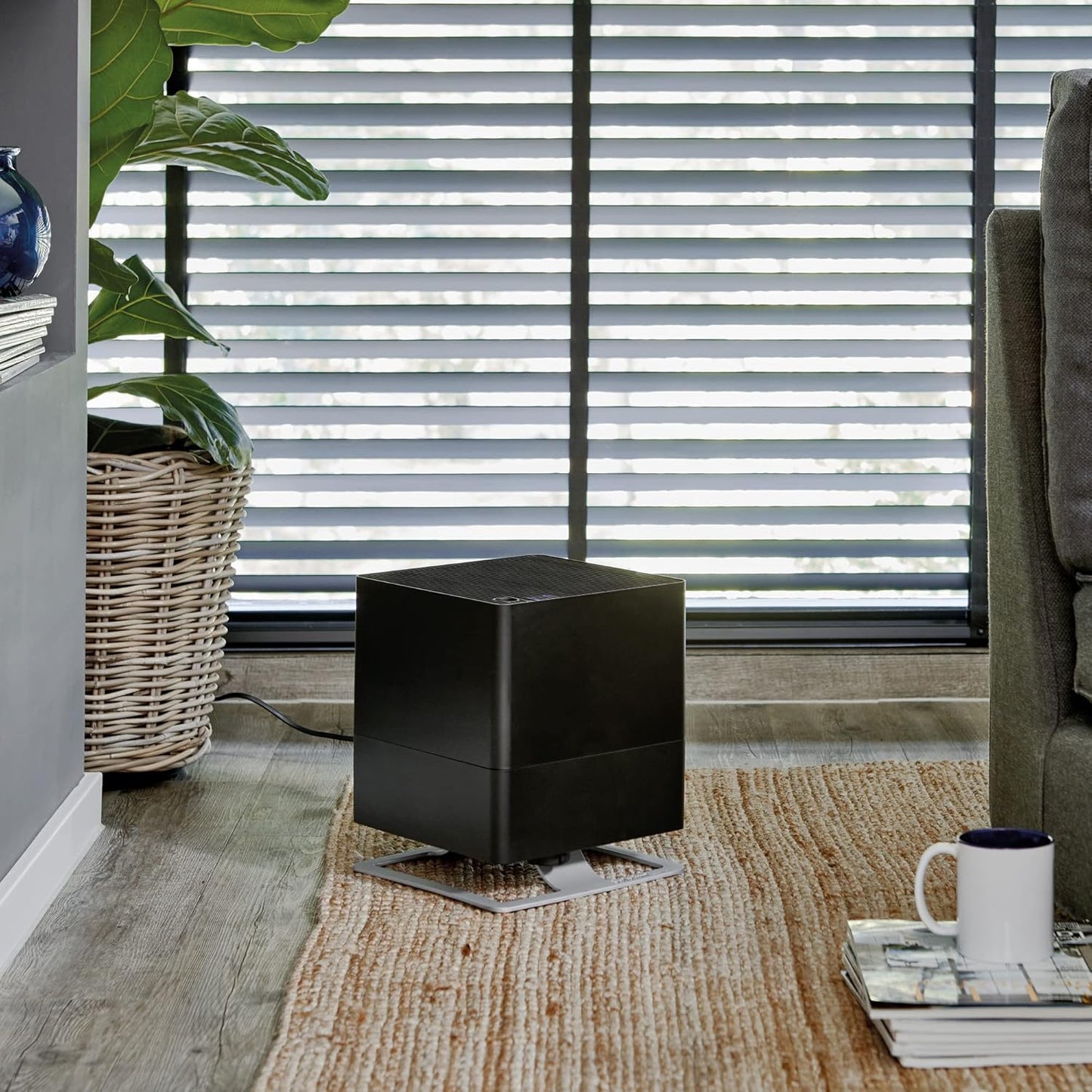 Stadler Form humidifier Oskar, energy-saving humidifier for rooms up to 540 square feet, evaporator with automatic switch-off, dimmable LEDs, very quiet, black