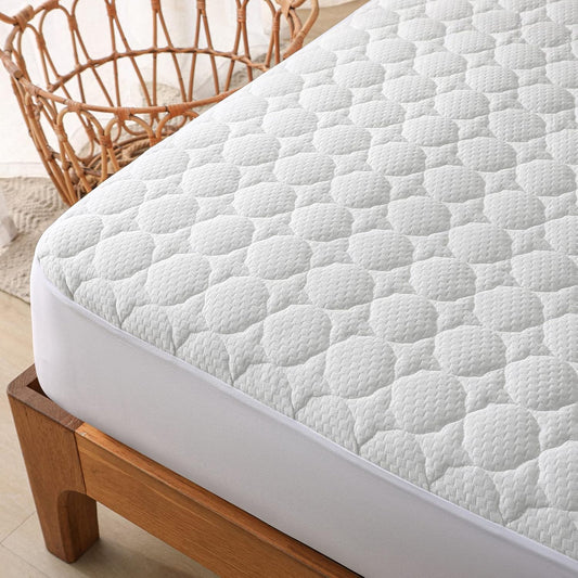Queen Size Waterproof Mattress Protector Fitted Quilted Mattress Pad Cover with Deep Pocket Up to 18''