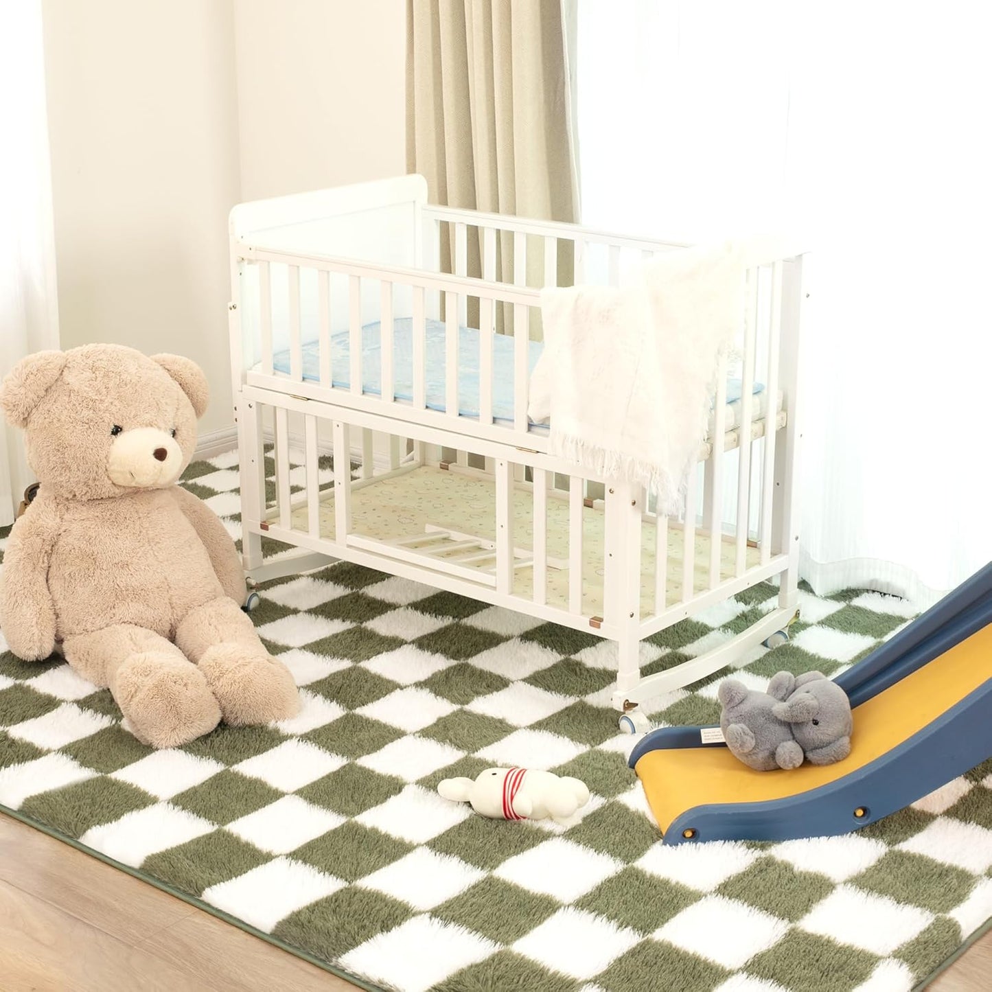 Super Soft Rug for Bedroom, 3x5 Ft Green and White Area Rug Classic Checkered Shaggy Anti-Skid High Pile Soft Fluffy Rug Fuzzy Carpet for Living Room Bedroom Kids Room Nursery, Dorm Home Decor