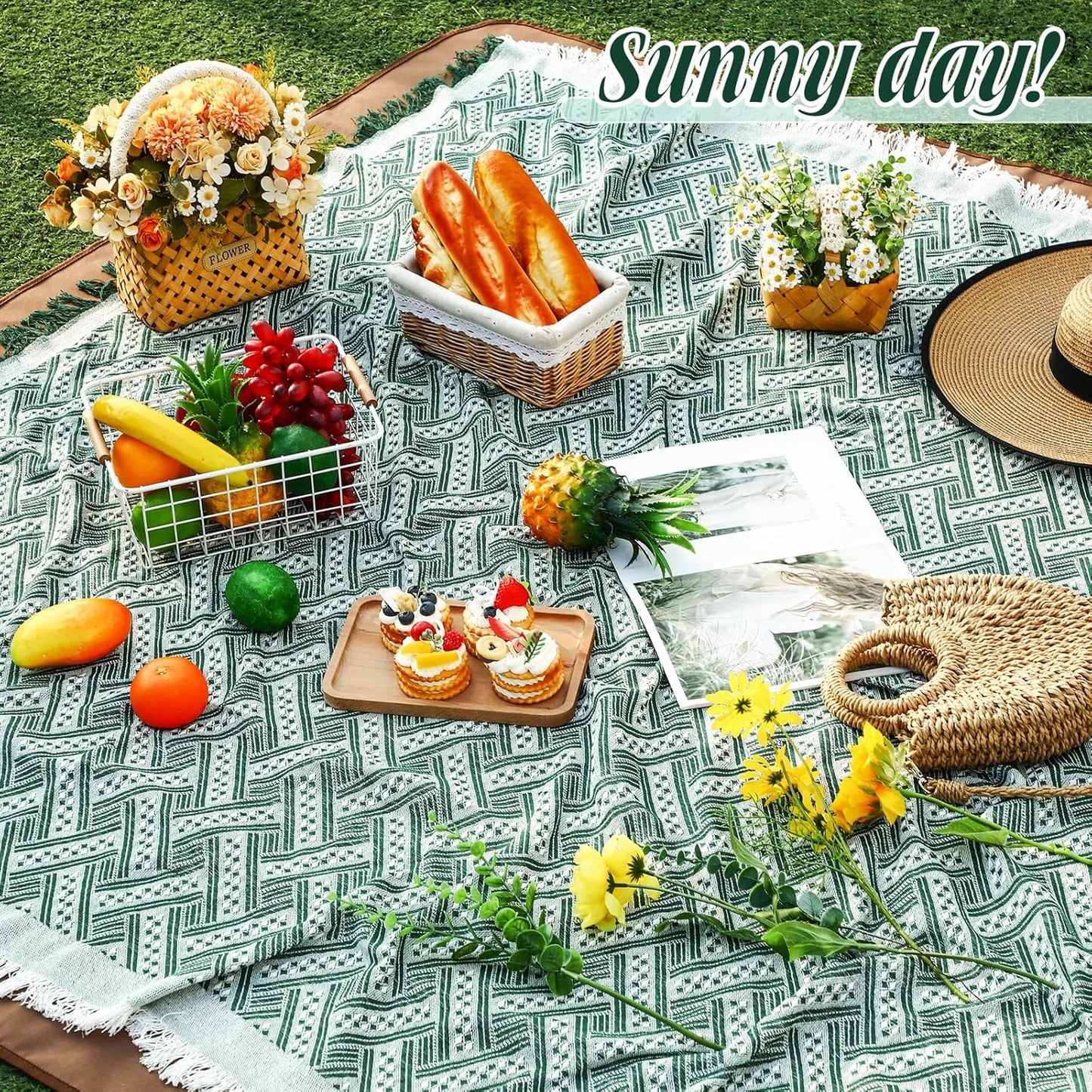 Waterproof Picnic Blankets Outdoor Blanket Foldable 2 in 1 Double Layer Sandproof Beach Mat with Carry Strap for Camping Lawn Park Beach Grass(Green White)