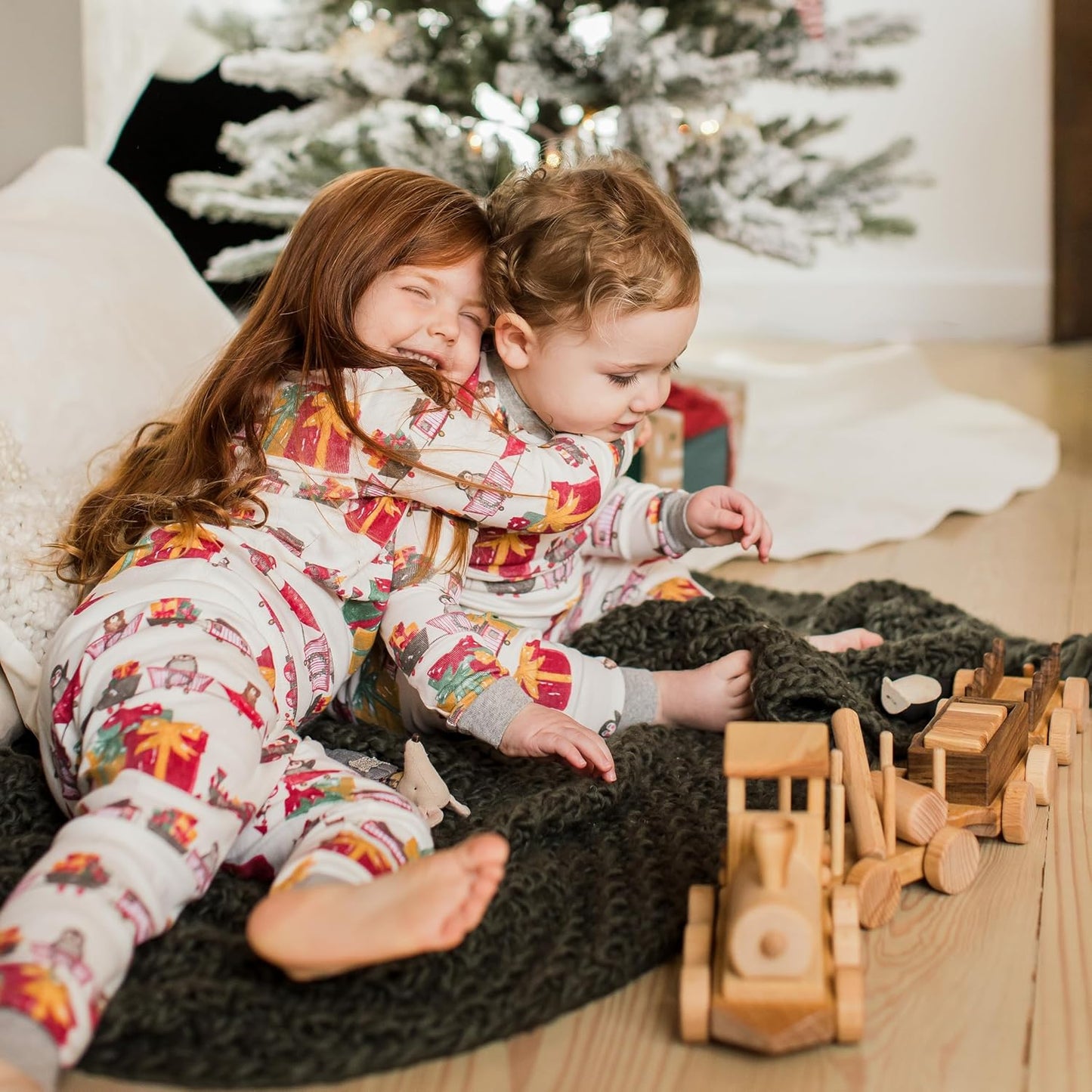 Burt's Bees Baby Boys' 2-Piece Long Sleeve Tee and Pants Organic Cotton Pajama Set