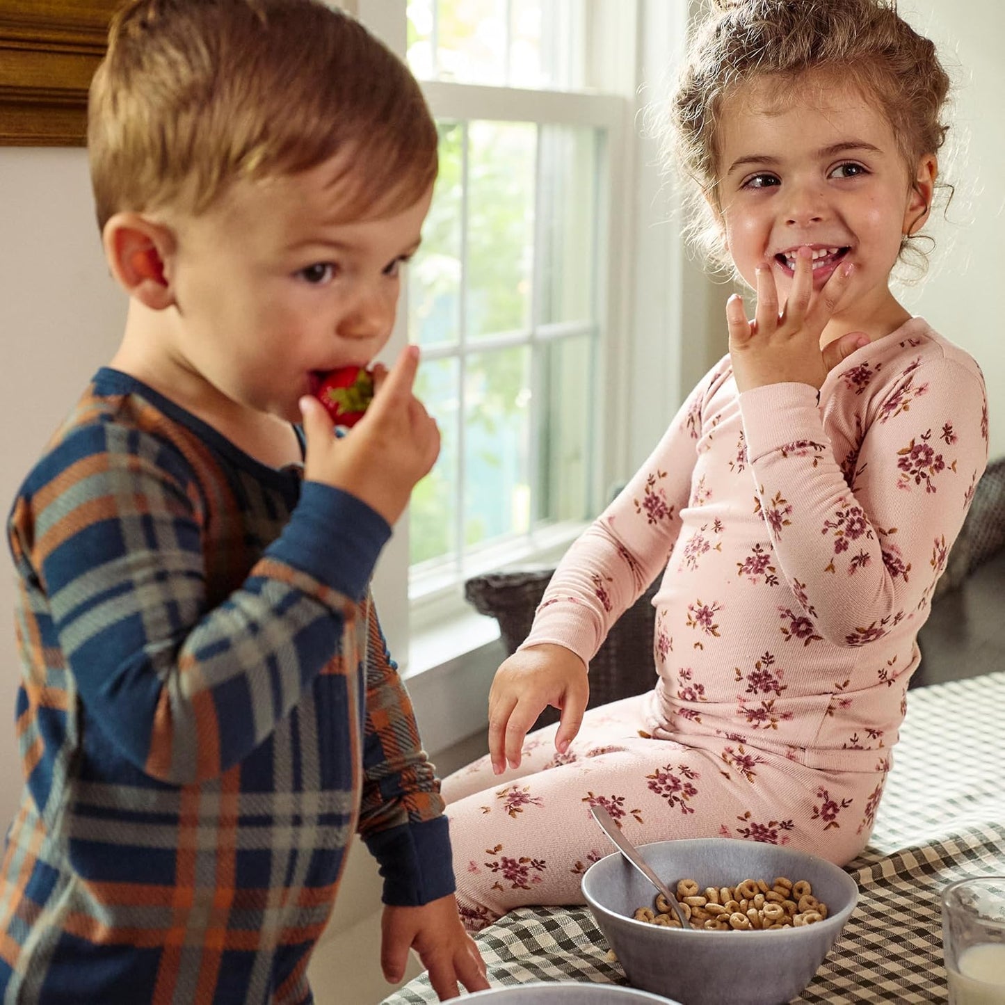 Modern Moments by Gerber Baby and Toddler Hacci Snug Fit 2-Piece Pajama Set