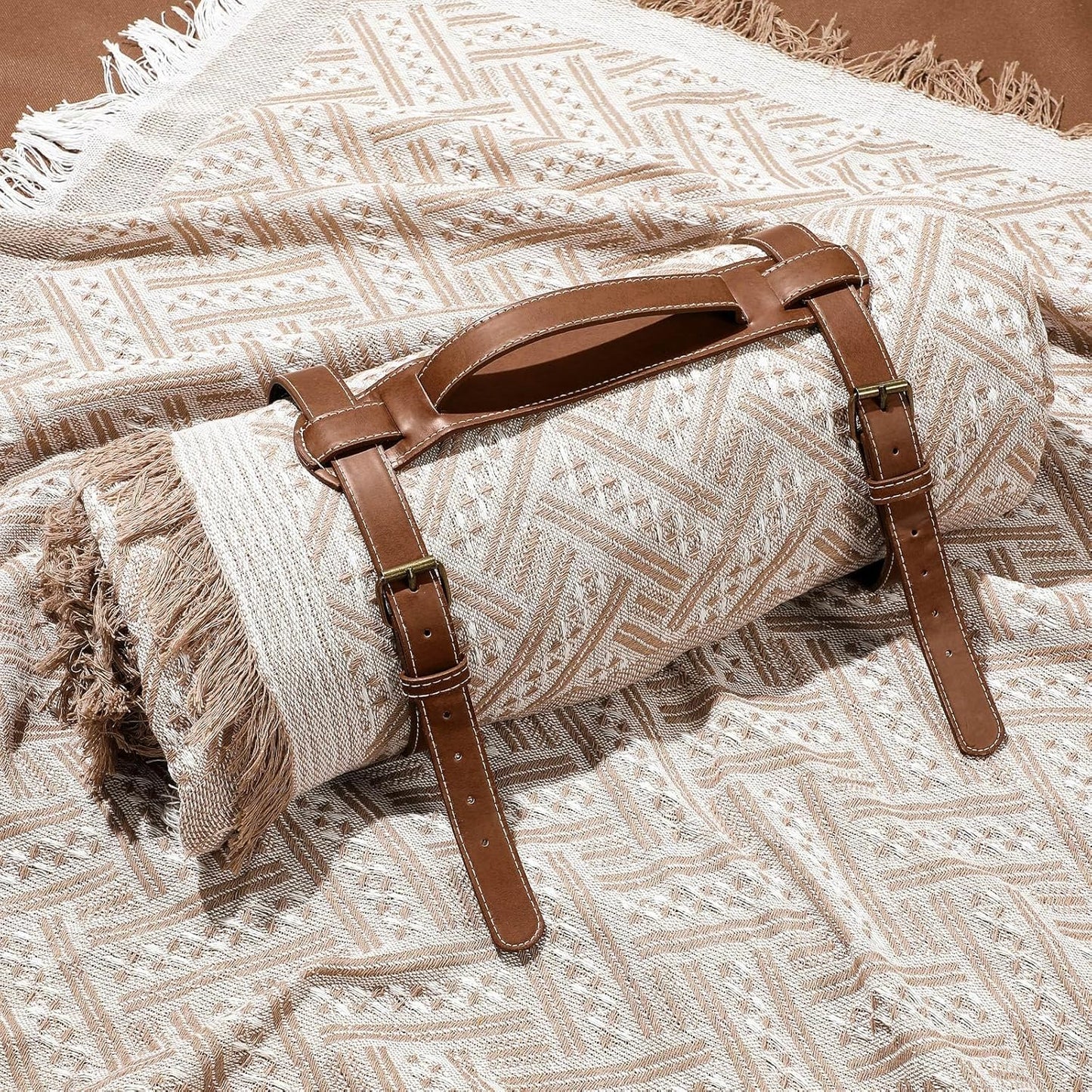 Waterproof Picnic Blankets Outdoor Blanket Foldable 2 in 1 Double Layer Sandproof Beach Mat with Carry Strap for Camping Lawn Park Beach Grass(Khaki)